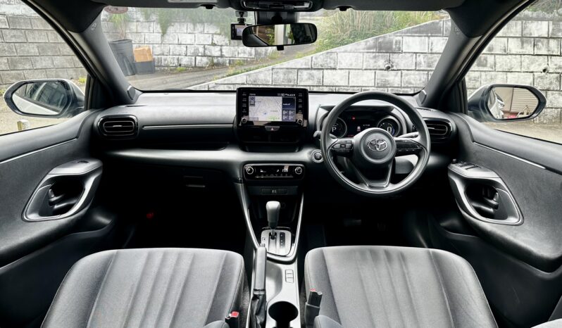 
								Toyota Yaris 2025 full									