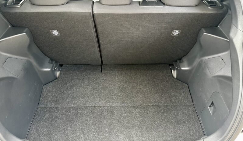 
								Toyota Yaris 2025 full									