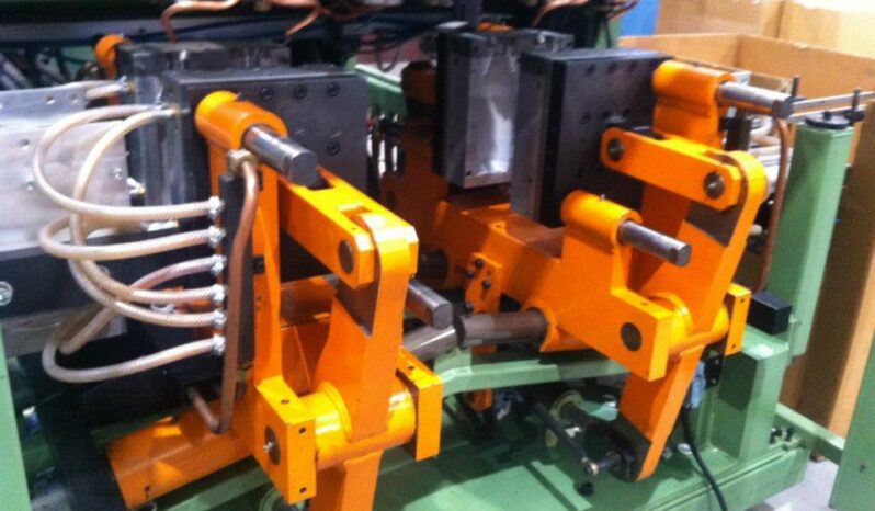 
								FINNPACK 2000-2-2 DOUBLE STATION BLOW MOLDING MACHINE full									