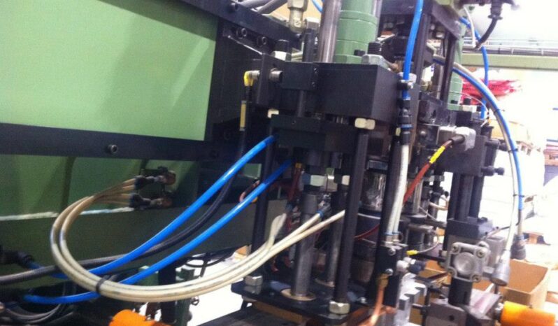 
								FINNPACK 2000-2-2 DOUBLE STATION BLOW MOLDING MACHINE full									